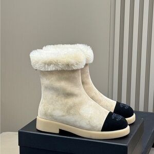 Chanel Chic Women's Fur-Lined Boots - Cream and Black